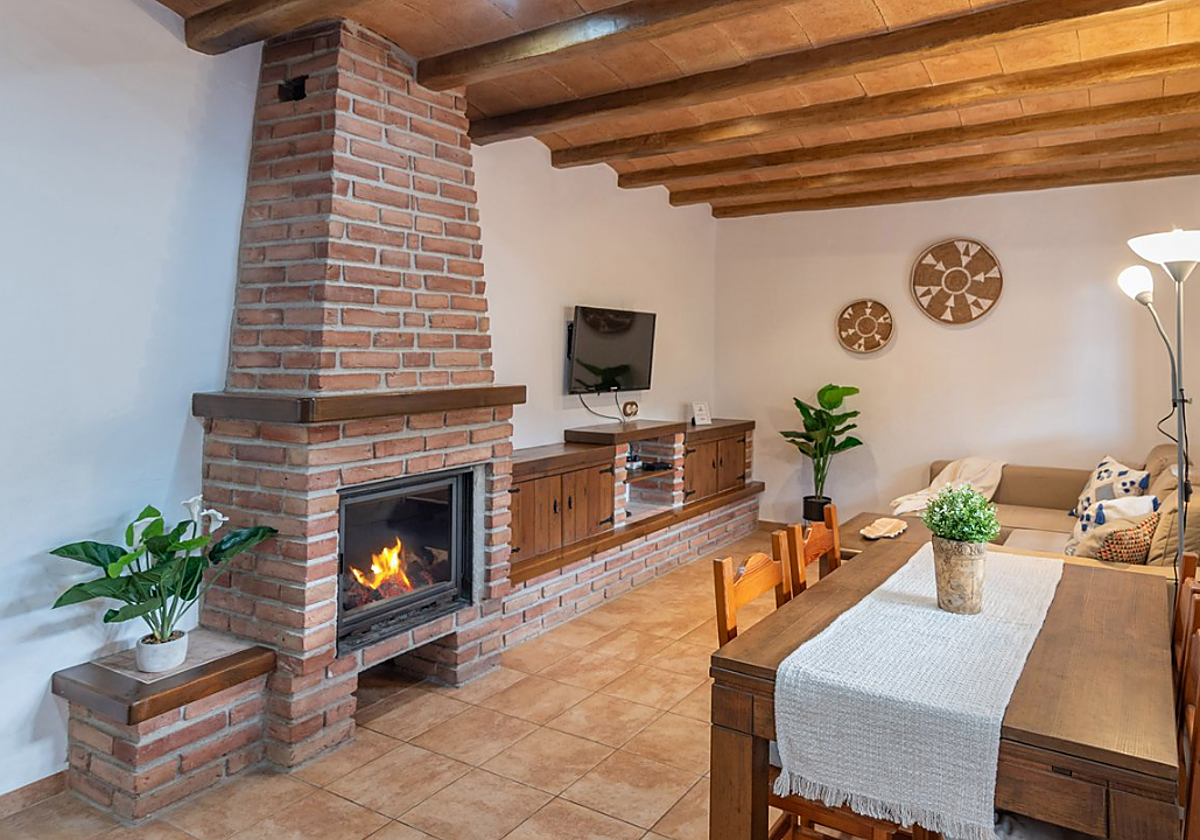 What are the best destinations in Andalucá to celebrate Valentine's Day according to couples?