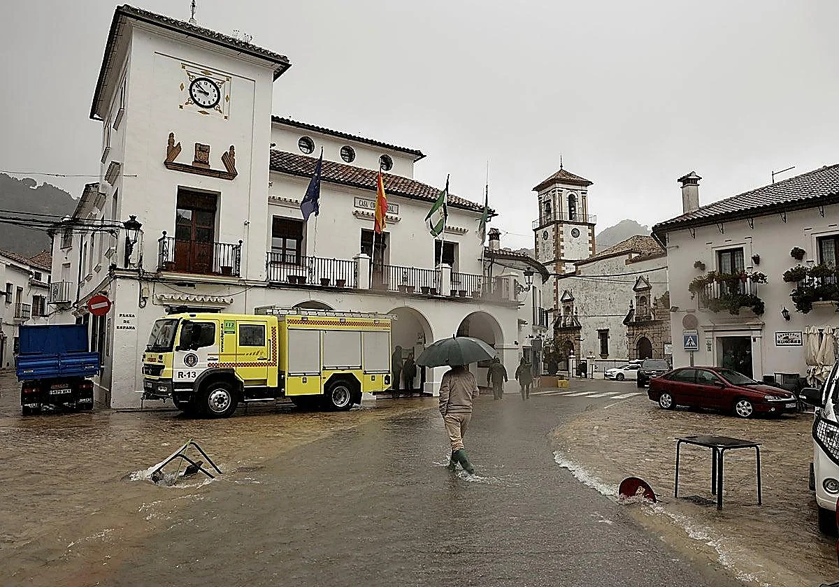 School-age children evacuated from Grazalema will return to classes in Ronda, Olvera and Ubrique