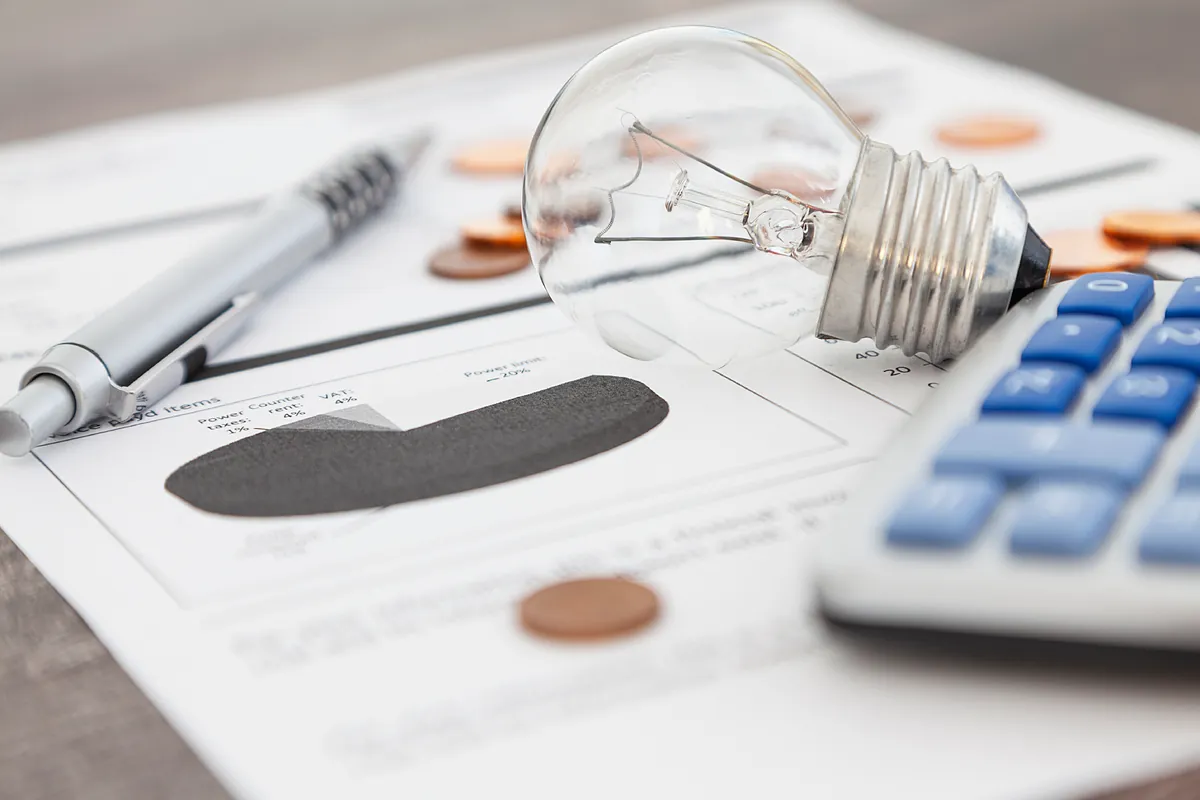 Los hogares con PVPC pagan 95 euros más por la luz en 2025