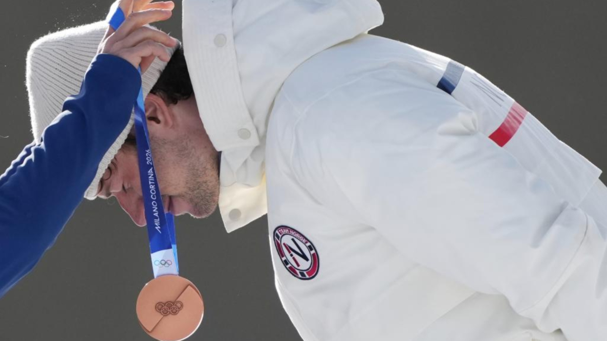 Laegreid, el biatleta infiel, repite medalla en el sprint "más calmado"