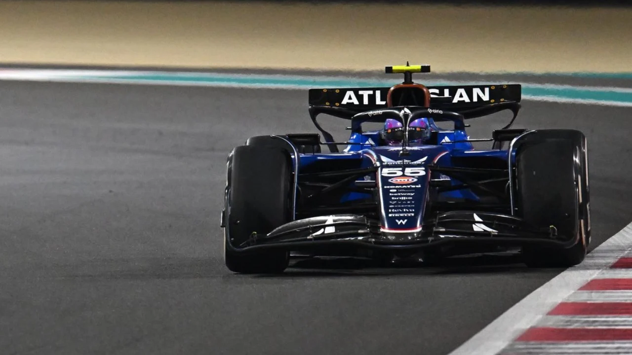 Sainz cierra 2025 sin puntos en Abu Dhabi y avisa a Williams: “No te puedes relajar ni un segundo”