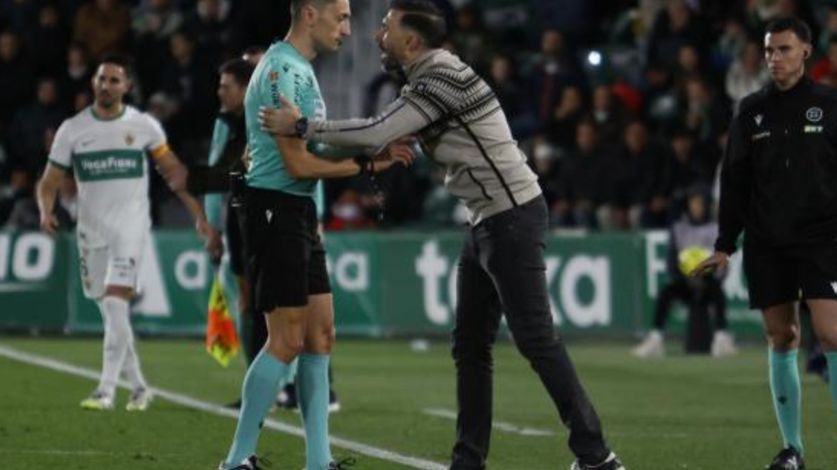 Sarabia señala a Herrera: "Vemos normal que uno pierda tiempo... a mí me gusta ganar de otra forma"