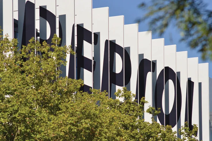 Repsol refuerza su negocio de lubricantes en Europa del Este tras adquirir el 44% de Valtec