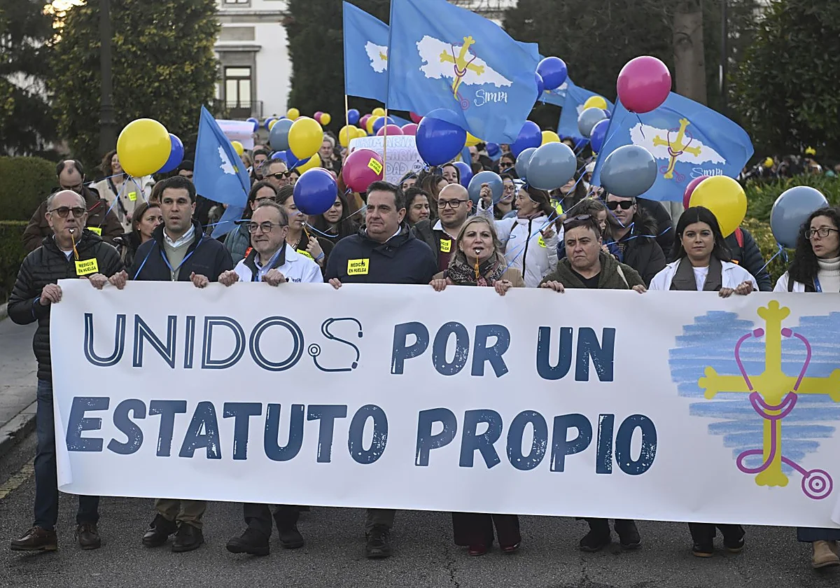 Médicos de toda España se manifiestan en Madrid para reclamar un estatuto propio