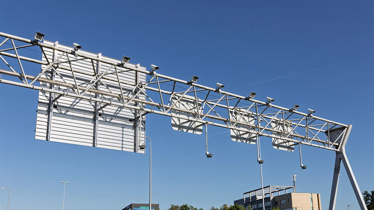 El "ojo de lince" de la DGT: Las nuevas cámaras con IA que multan el móvil y el cinturón sin margen de error