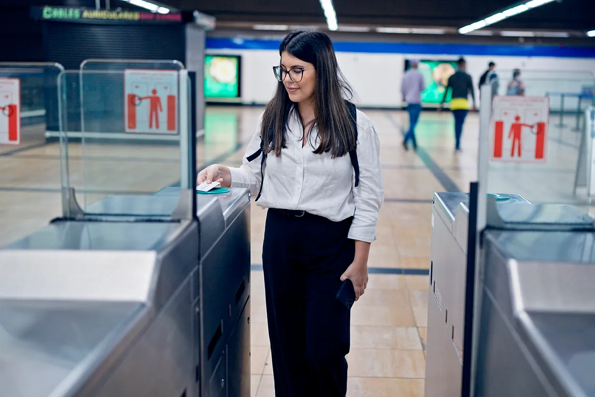 Batalla digital por el pago de la movilidad en Madrid