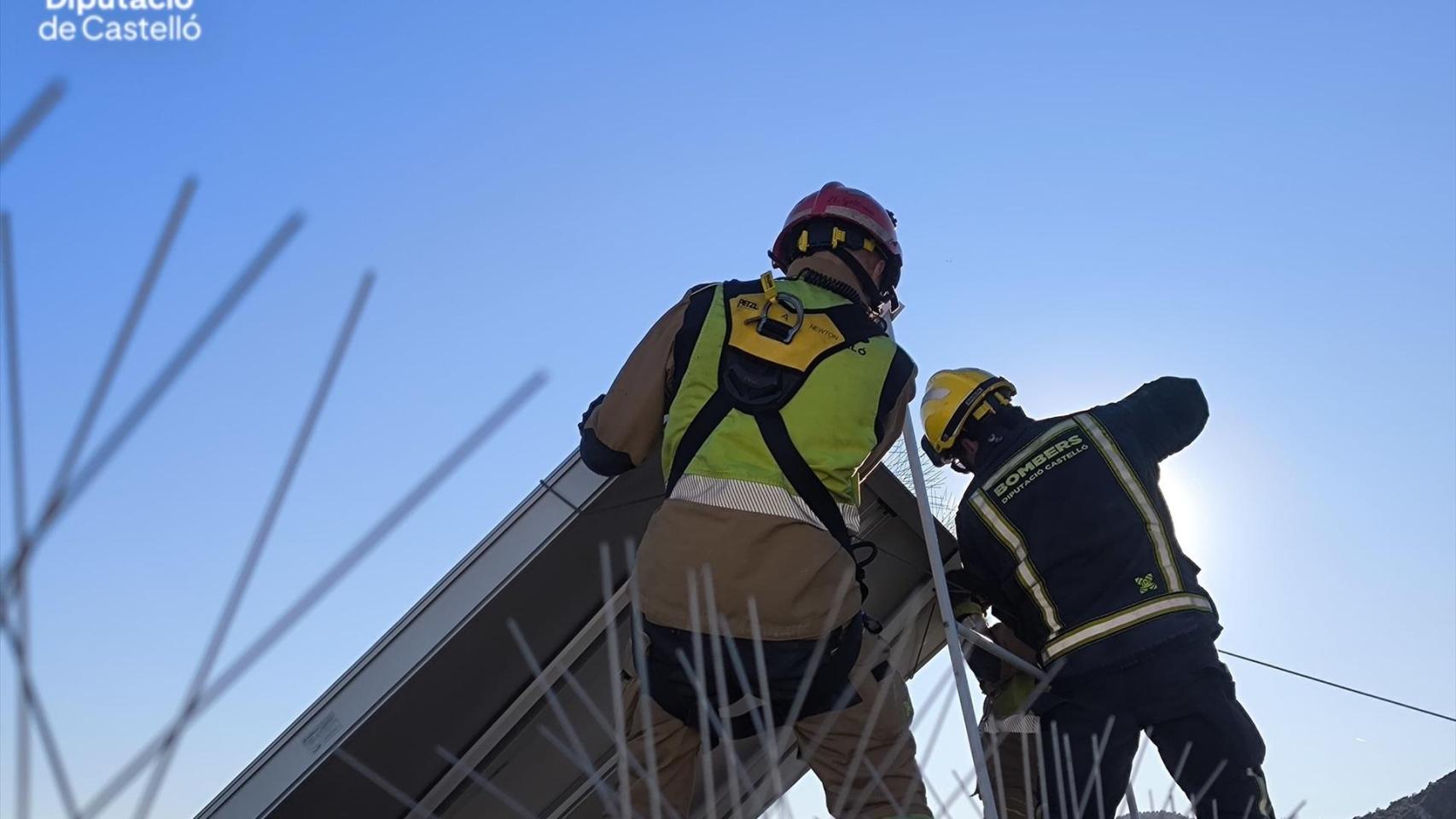 Finaliza la alerta roja por rachas de viento en Castellón: Renfe restablece la circulación de trenes y reabre el Puerto
