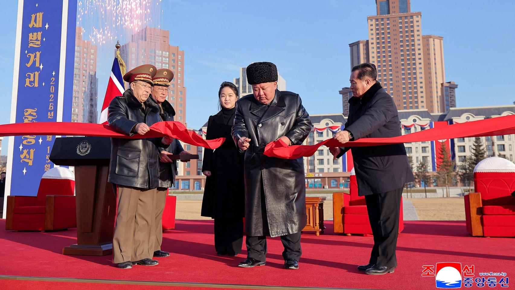 Kim Jong-un inaugura un barrio "monumental" en Pionyang para las familias de los soldados muertos en la guerra de Ucrania