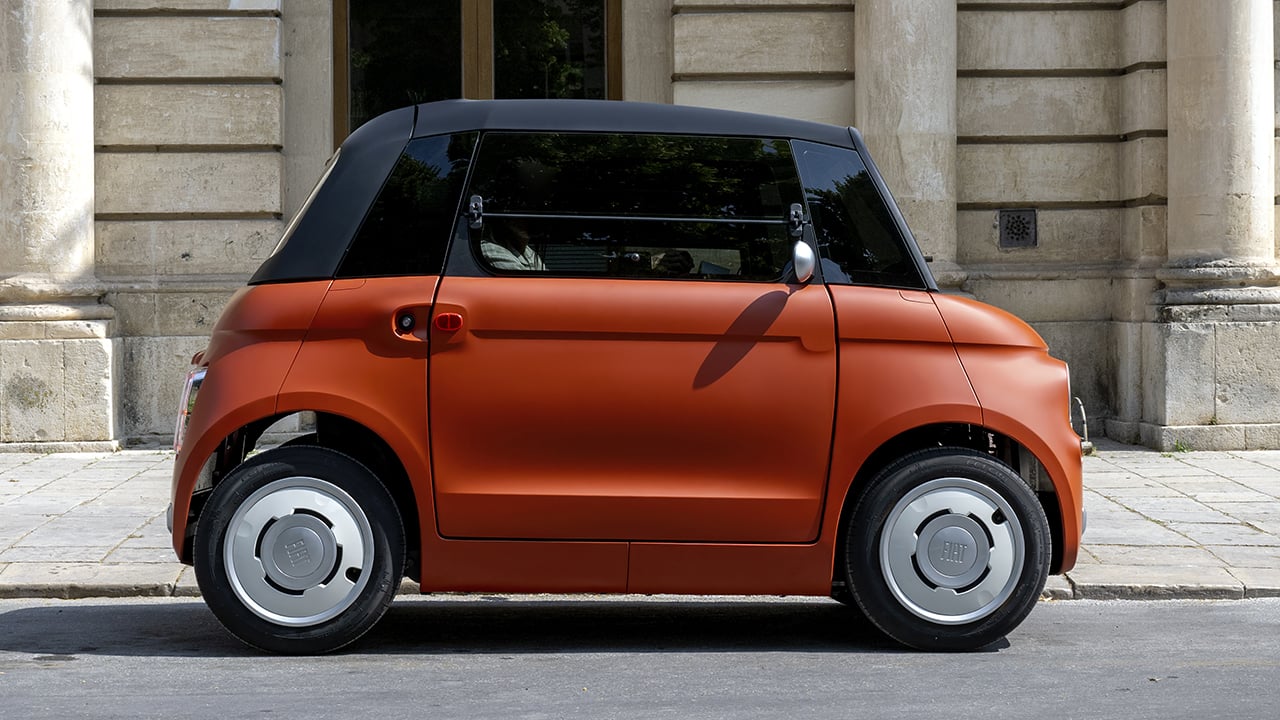 Este FIAT con 4 ruedas no es un coche pero es tan bueno para ciudad como un Smart, estrena mejoras y lo tienes desde 39 € al mes