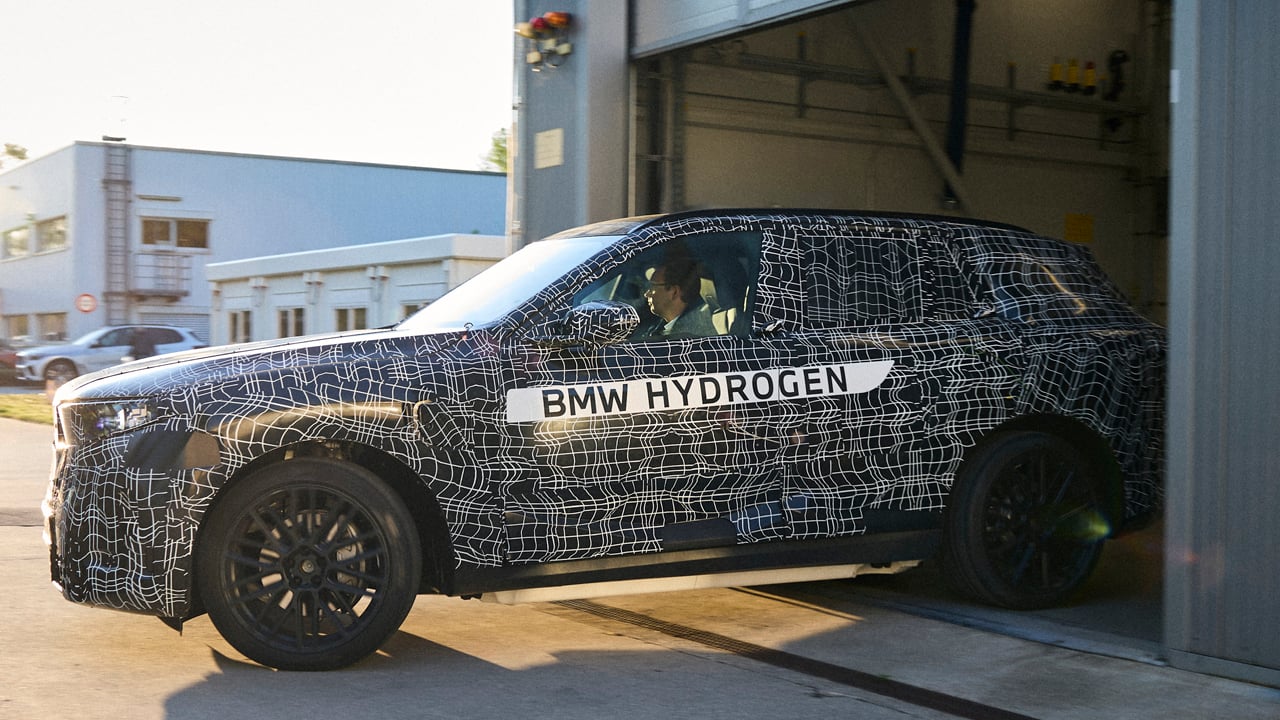 BMW se lanza al futuro con un X5 capaz de superar los 1.000 km de autonomía sin depender de baterías milagrosas