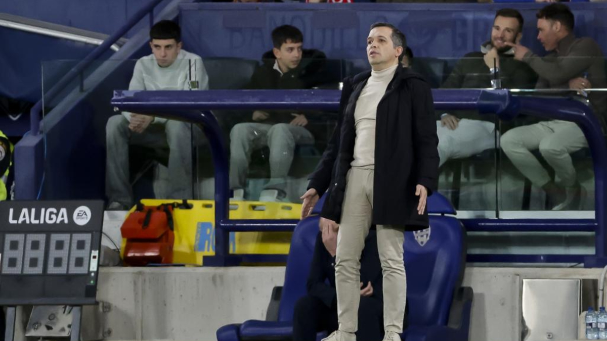 Castro, sobre los incidentes del derbi: "No veo una sanción para el club, porque todos han visto lo que ha pasado"