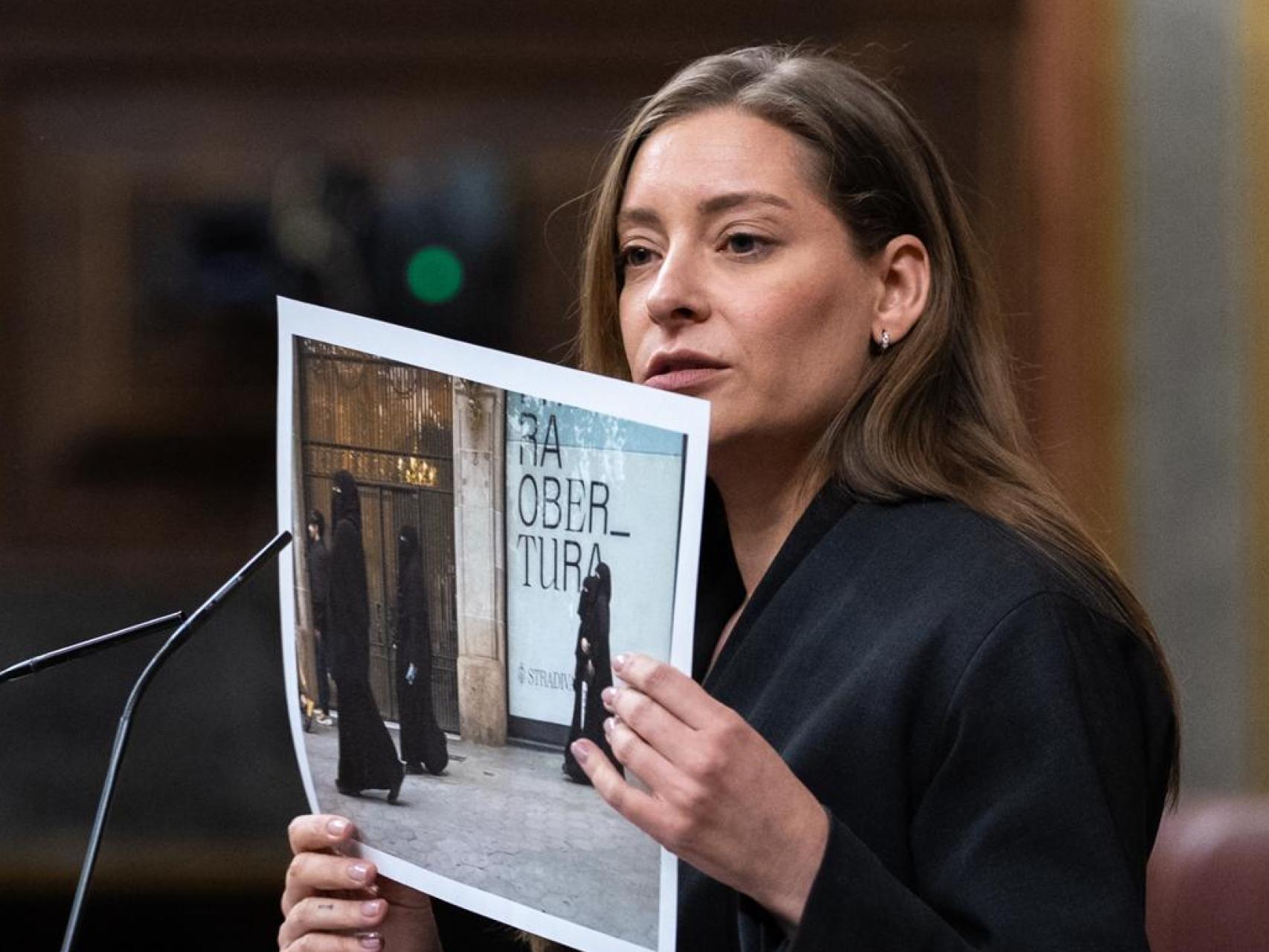 El PSOE se abre a negociar con Junts la prohibición del burka tras tumbar por "racista" la iniciativa similar de Vox