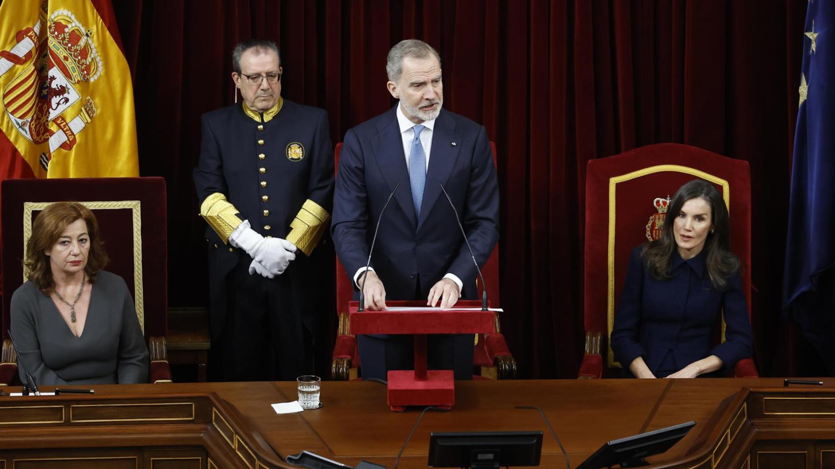 El Rey recuerda el "afán asesino y destructor" de ETA y es ovacionado al destacar el "no" de los españoles a la violencia