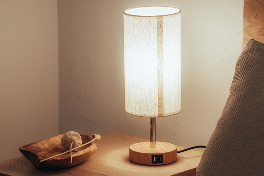 Olvídate de mirar el precio de la luz: con Plenitude es el mismo todo el día y, de paso, te da una tarjeta regalo de Netflix