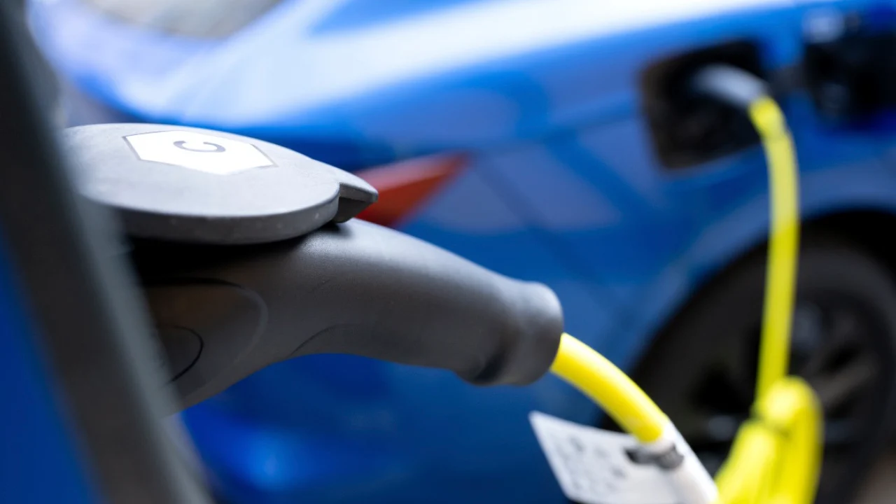 Suiza revienta los mitos: tener coche eléctrico no siempre compensa