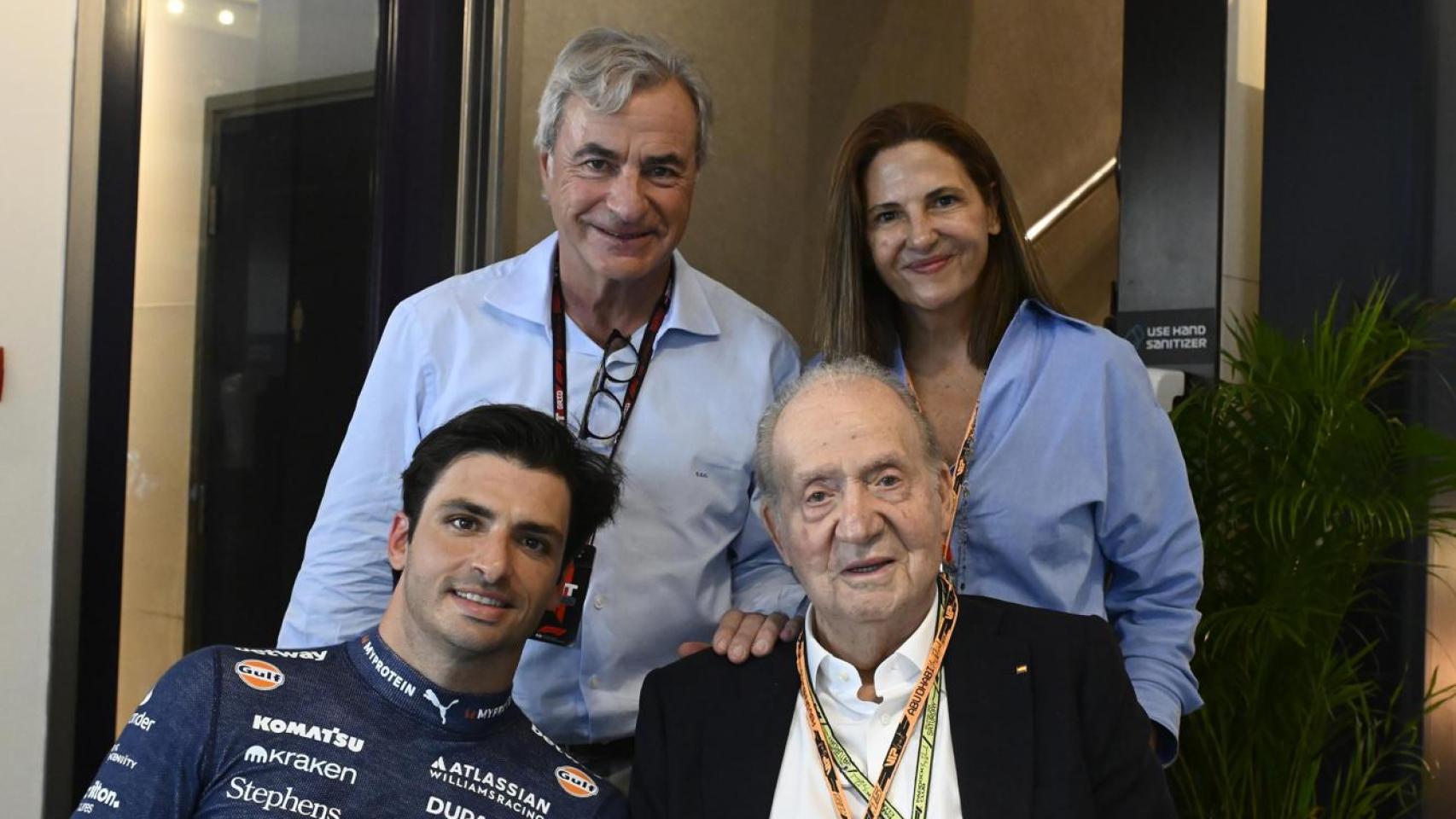 La inesperada reaparición del emérito Juan Carlos en Abu Dabi: se ha reencontrado con Fernando Alonso y Carlos Sainz
