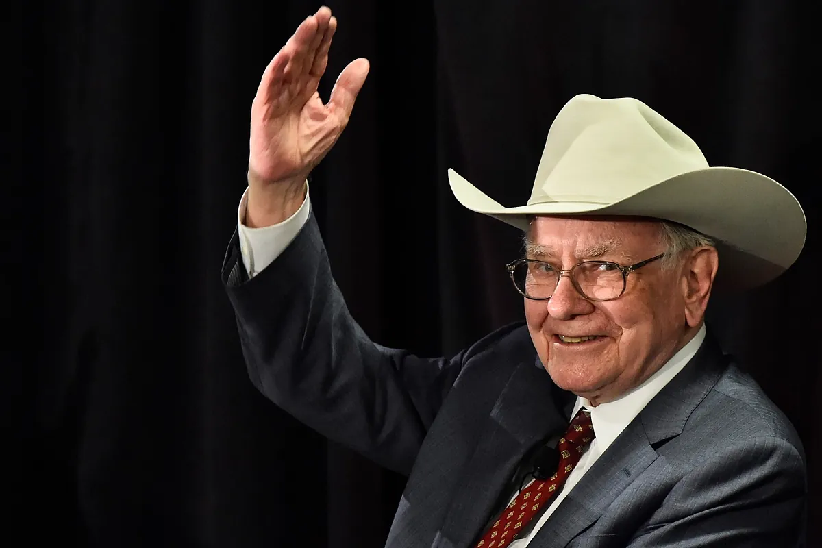 Buffett entra en The New York Times y reduce el peso en Apple y Amazon
