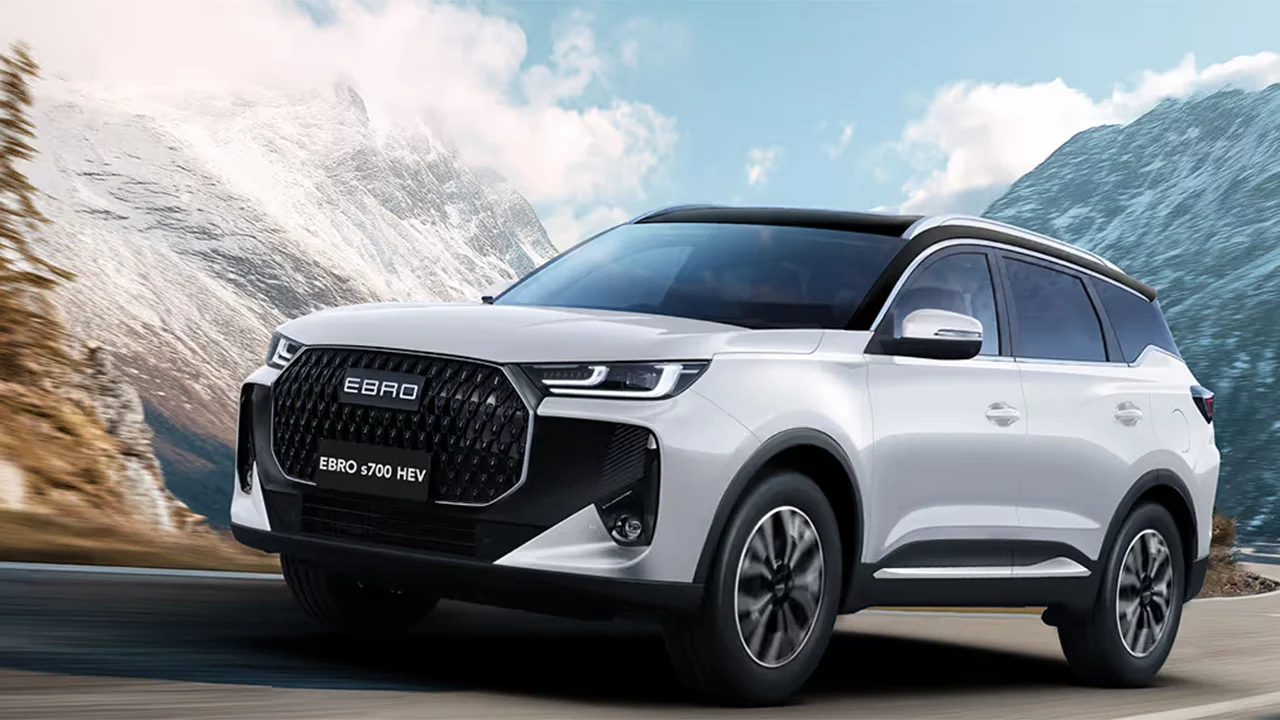 El nuevo EBRO S700 con etiqueta ECO ya tiene precio, llega el híbrido HEV con tarifa de Dacia Bigster