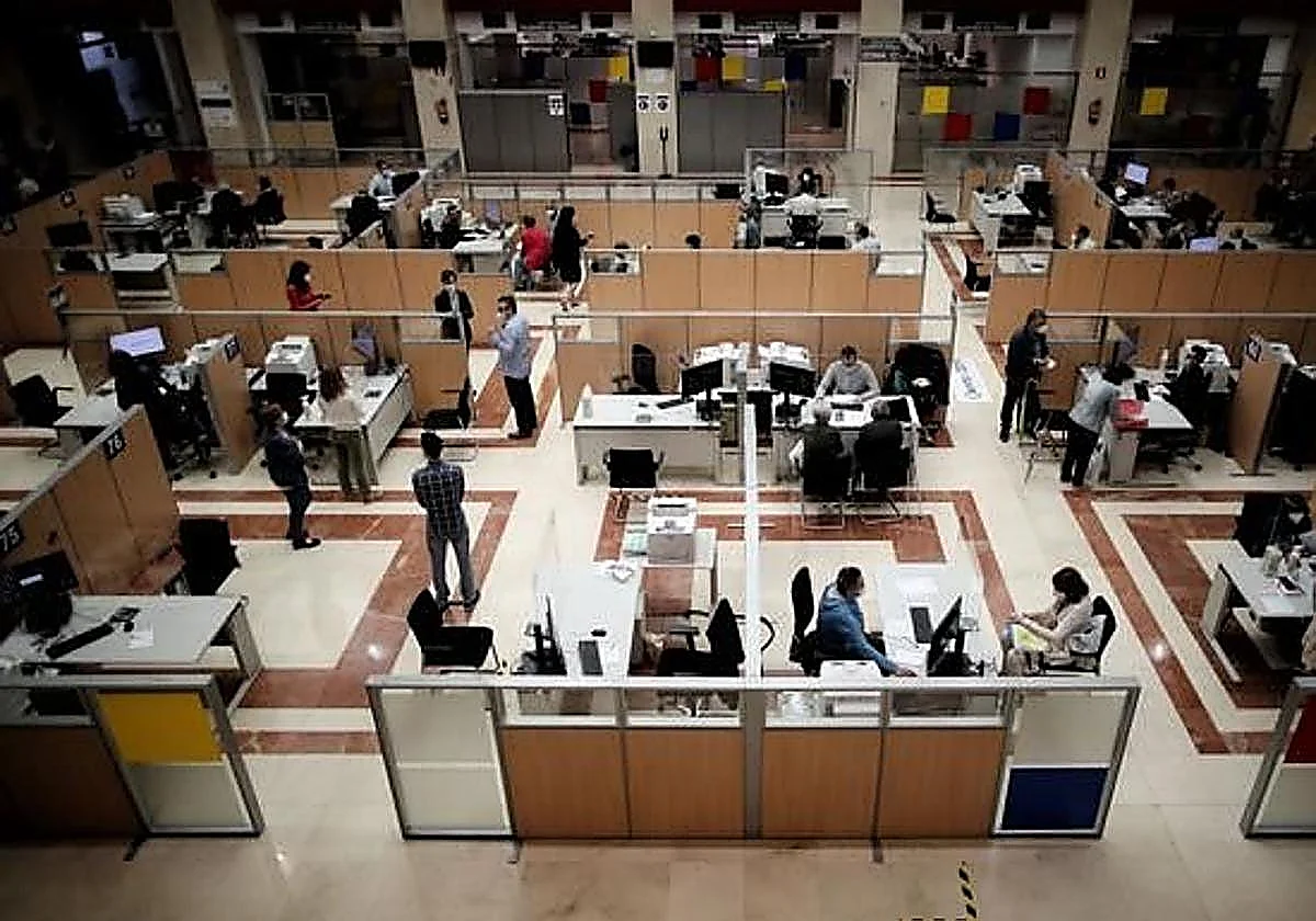 Spain economy: treasury exempts minimum-wage earners from personal income tax