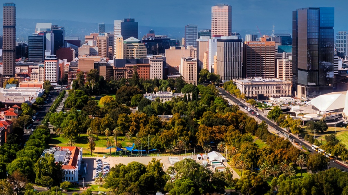 Polémico cambio en MotoGP para meter su primera carrera urbana