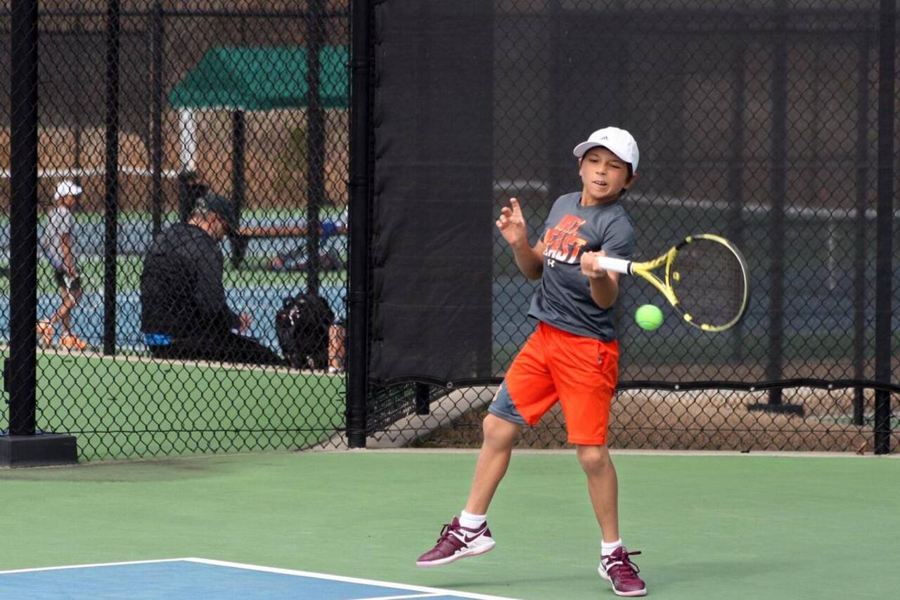 Teodor Davidov, el niño sin revés que ya es el tenista más joven del ranking ATP