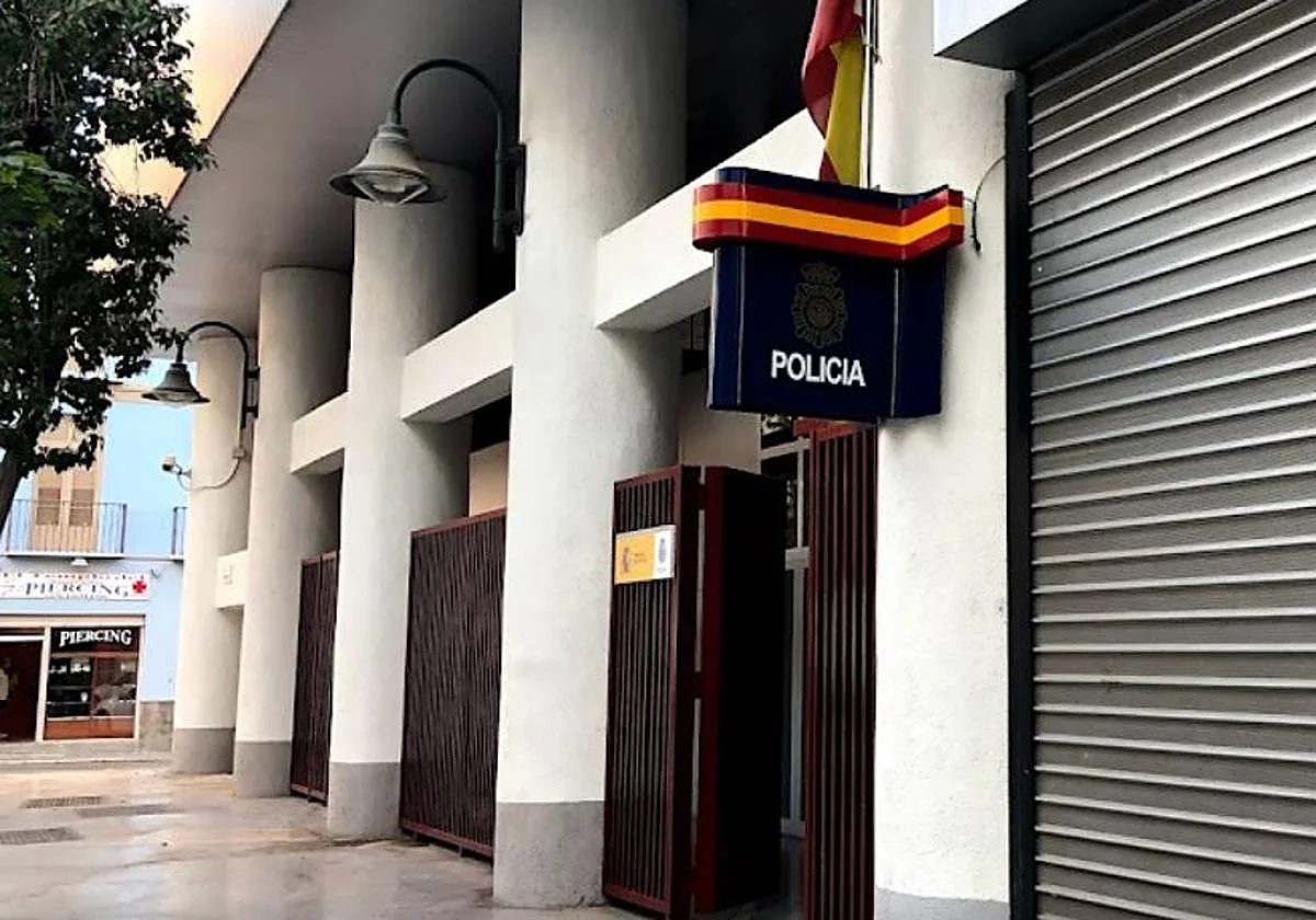 Detenida una empleada de una perfumería del Centro de Málaga por copiar las claves de tarjetas de clientas para saldar una deuda