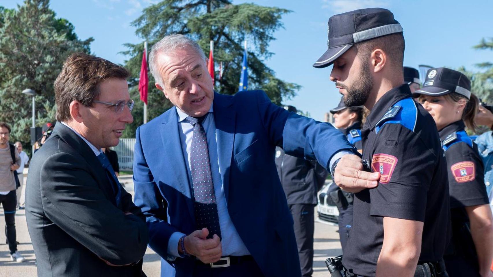 La caída del director de Policía de Madrid, acusado de "amañar" oposiciones, enchufar y un atropello: "Creaba problemas"