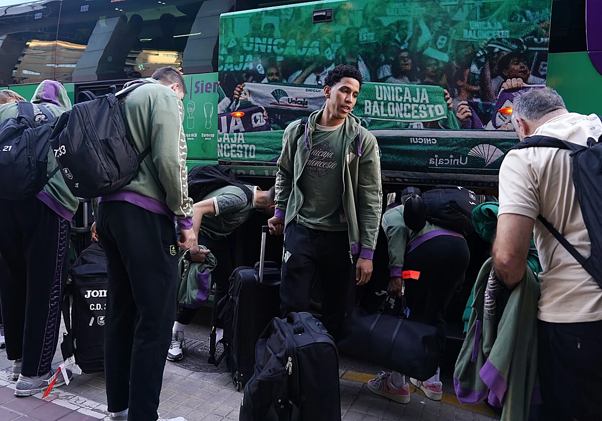 El Unicaja vuelve a Málaga en autobús tras la debacle en la Copa de Valencia