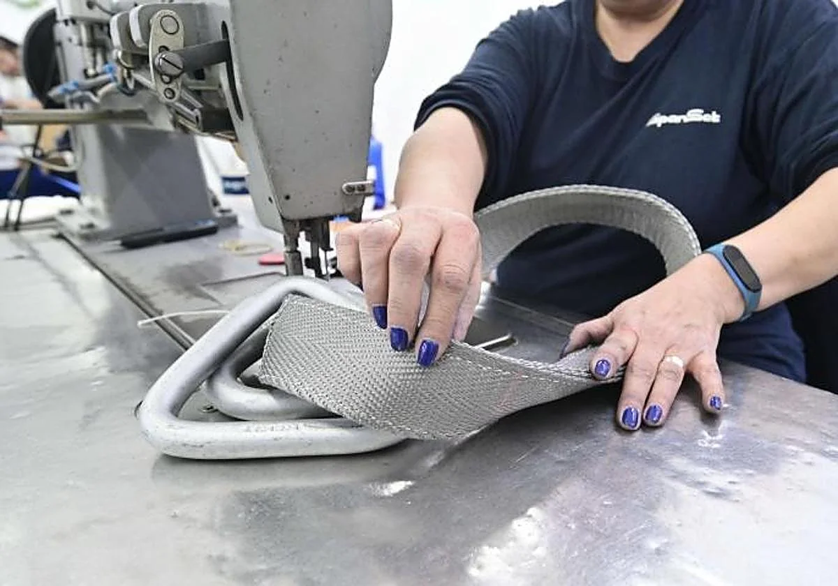 Spain's wage gap stagnates with women working for free around 45 days per year