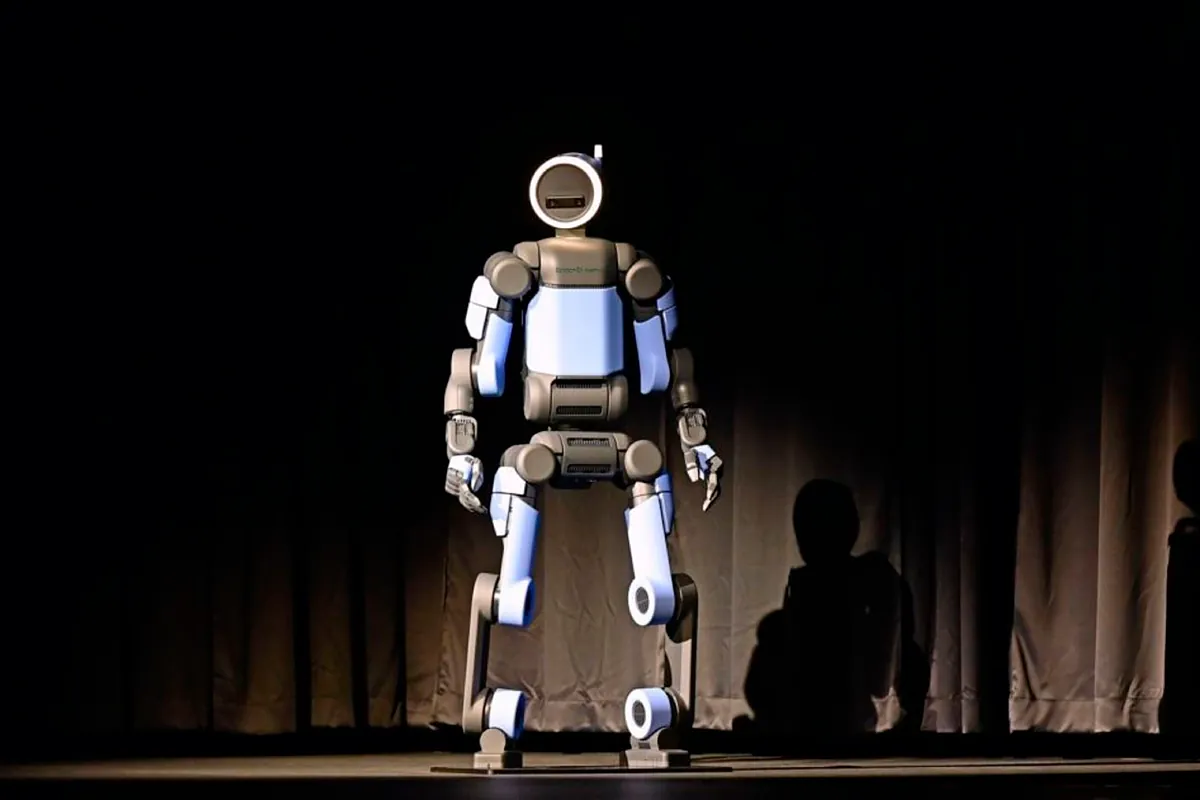 Hyundai compite con Tesla en los robots y los coches autónomos