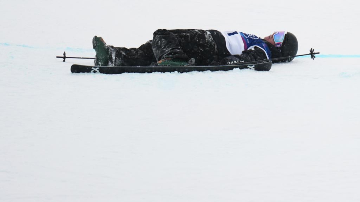 Terrible caída del campeón del mundo
