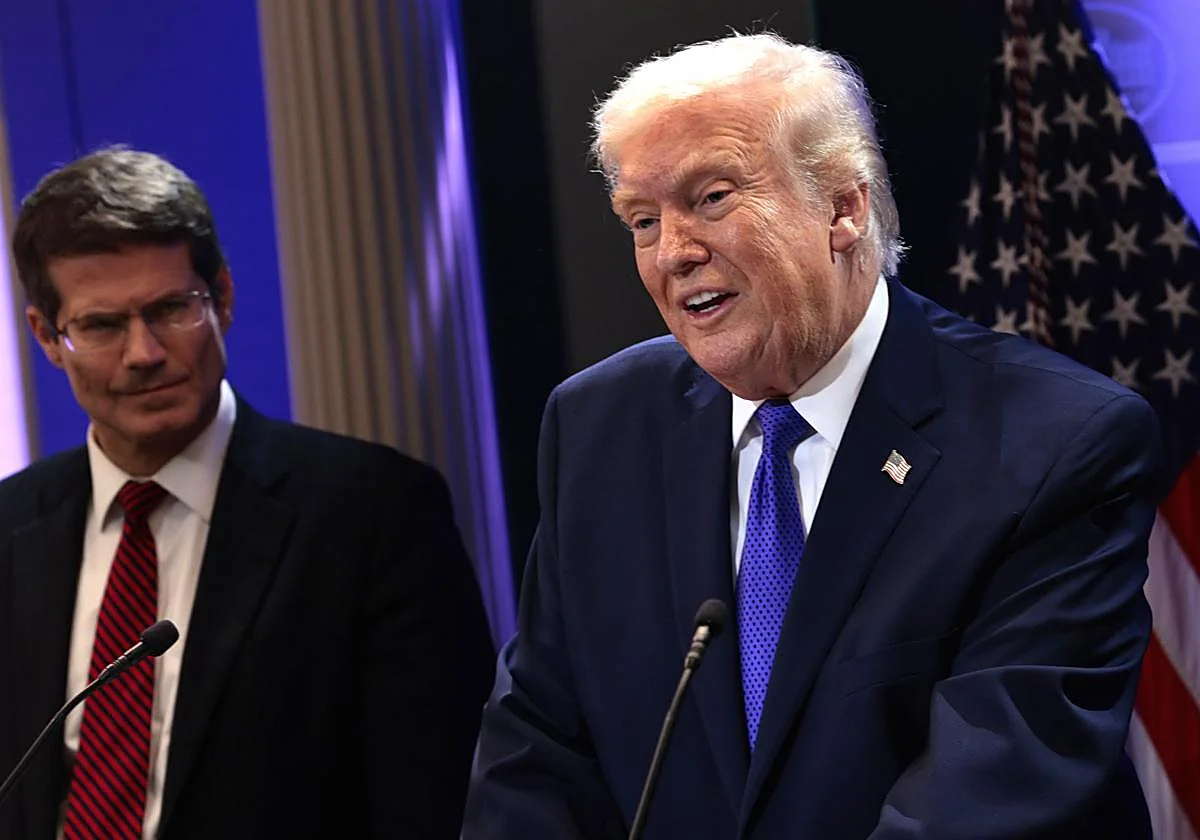 Trump impone un arancel global del 10% como respuesta al fallo de la Corte Suprema