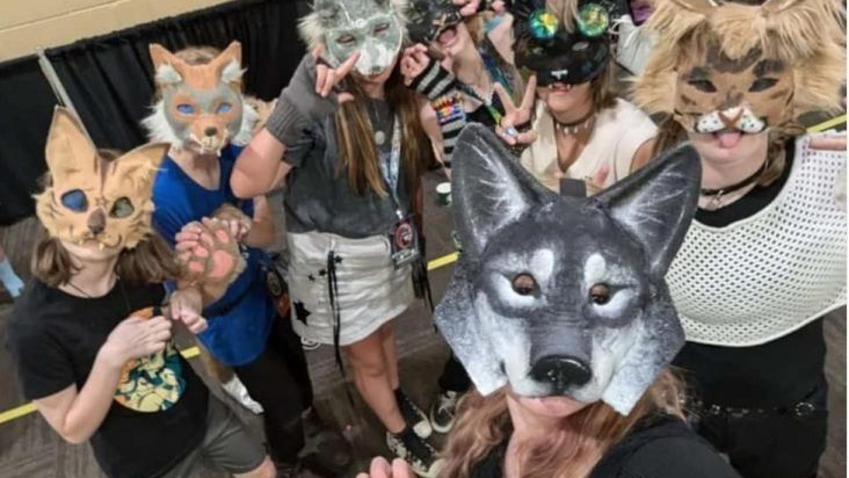 Fracasa la primera reunión therian en Zaragoza: "No han venido ni cuatro gatos"