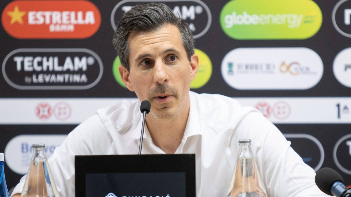 Voulgaris, dueño del Castellón: "Además de combatir la piratería, ¿pueden hacer un esfuerzo real...?