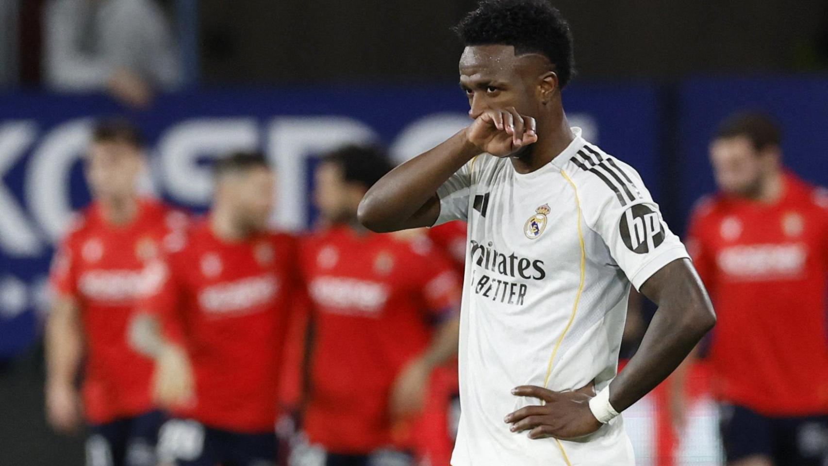 El Real Madrid tropieza ante Osasuna en la primera derrota de Arbeloa en La Liga y deja el liderato a merced del Barça