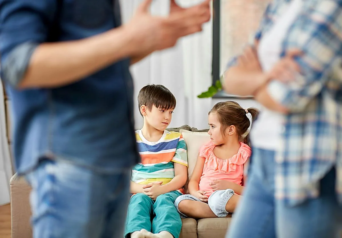 ¿Te separas? «Tus hijos no necesitan que seáis amigos»