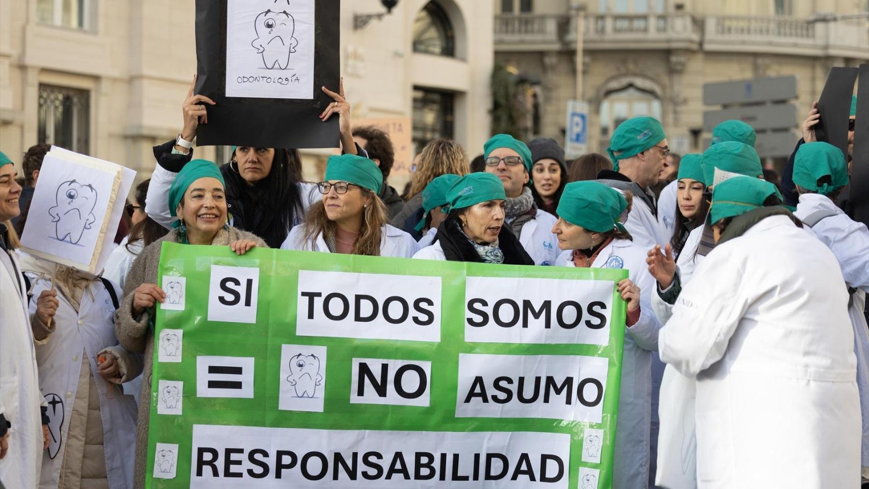 Los sindicatos cifran en más de un 85% el seguimiento de la primera jornada de huelga nacional médica