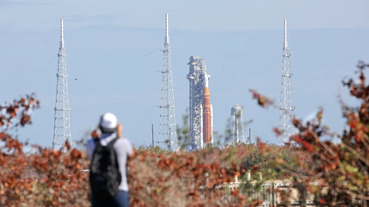 Se aplaza de nuevo el lanzamiento de Artemis II, el primer sobrevuelo lunar tripulado de la NASA en más de 50 años