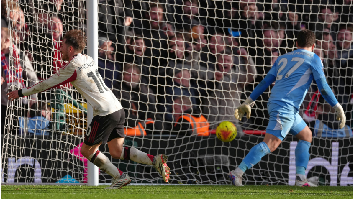 El Liverpool mete en (más) problemas al Forest con un gol en el 97'