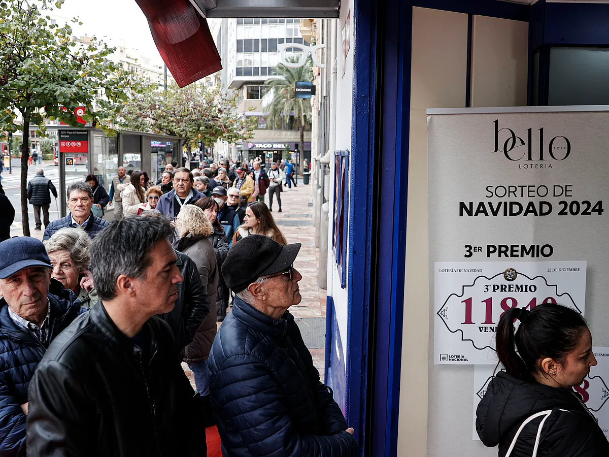 Los loteros esperan vender más de 3.500 millones de euros en décimos del sorteo de Navidad y superar las ventas de 2024