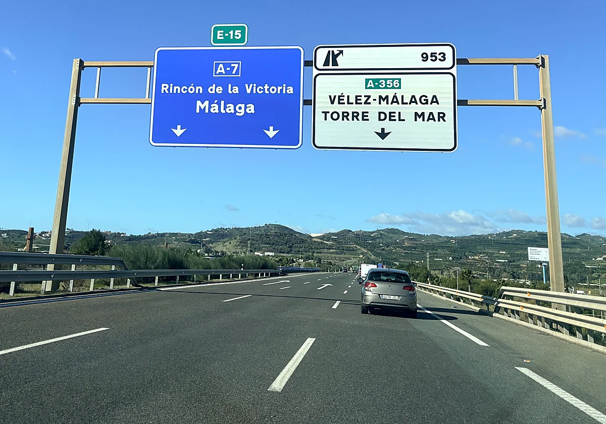Vélez-Málaga tramita un área para autocaravanas junto a la autovía en la salida de Cajiz