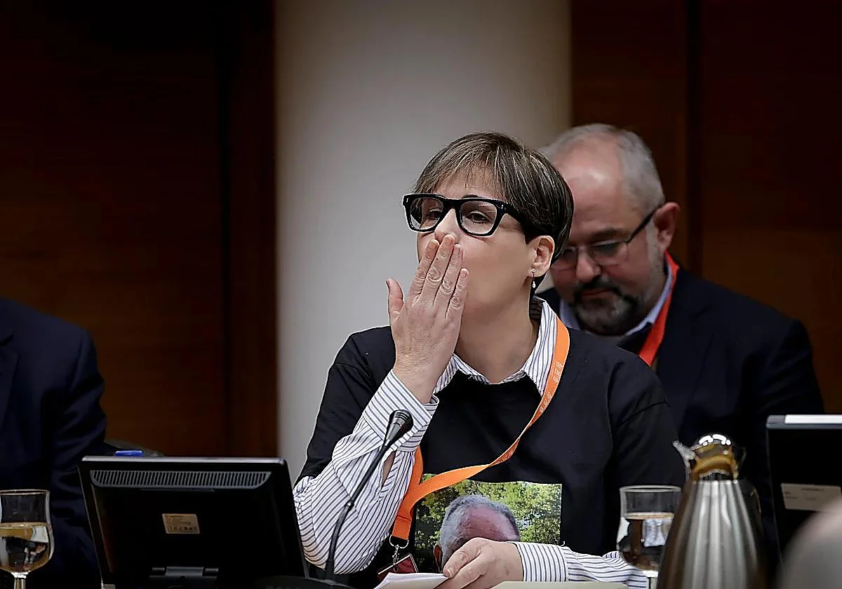 «Las familias seguimos llorando lágrimas de barro», recuerda la hija de un fallecido por la dana en Valencia