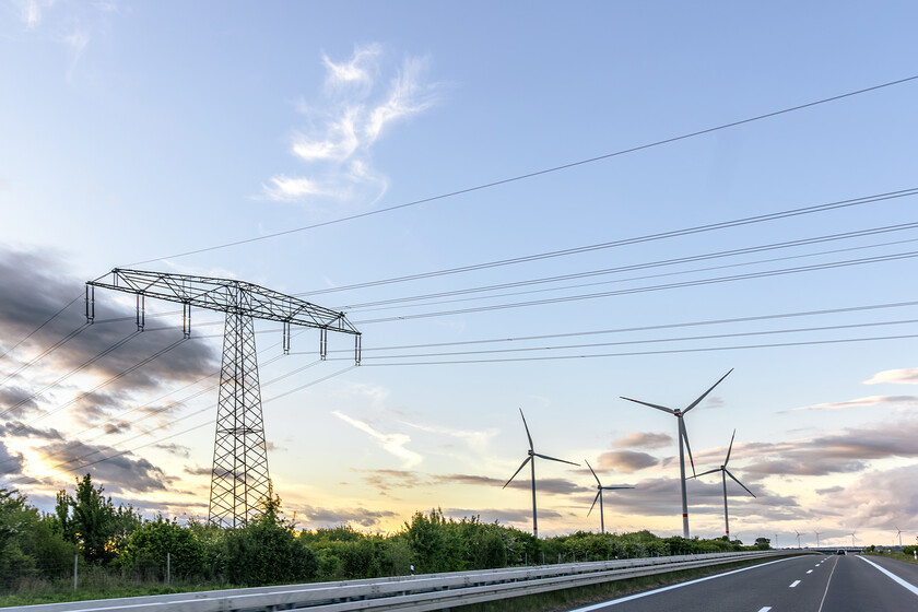 España tiene un problema gigante: su red eléctrica dice estar "llena" cuando en realidad está infrautilizada