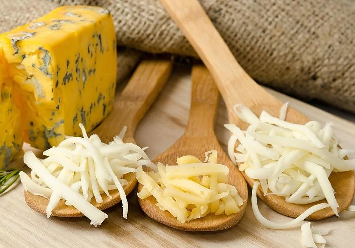 Alerta alimentaria por la presencia de astillas de madera en quesos rallado de varias marcas