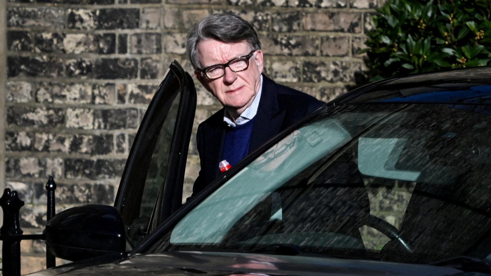 La Policía detiene a Peter Mandelson, exembajador británico en EEUU, tras salir a la luz sus lazos con Jeffrey Epstein
