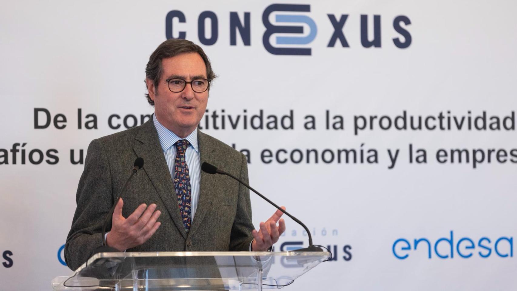 Garamendi (CEOE) critica el "ausentismo" laboral y que Trabajo quiera que sindicatos dirijan las empresas