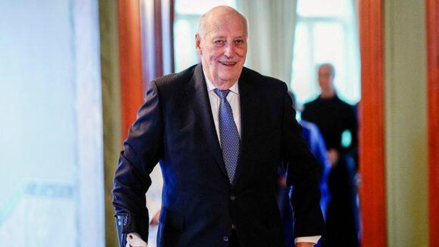 El rey Harald de Noruega, ingresado en un hospital en España por infección y deshidratación