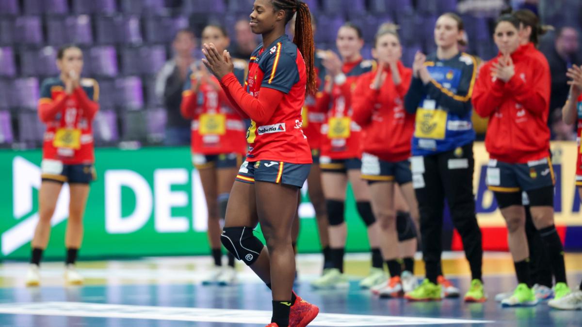 Sale a la luz la denuncia a algunos 'aficionados' españoles que insultaron a las jugadoras: "Todo lleno de negras..."<br>