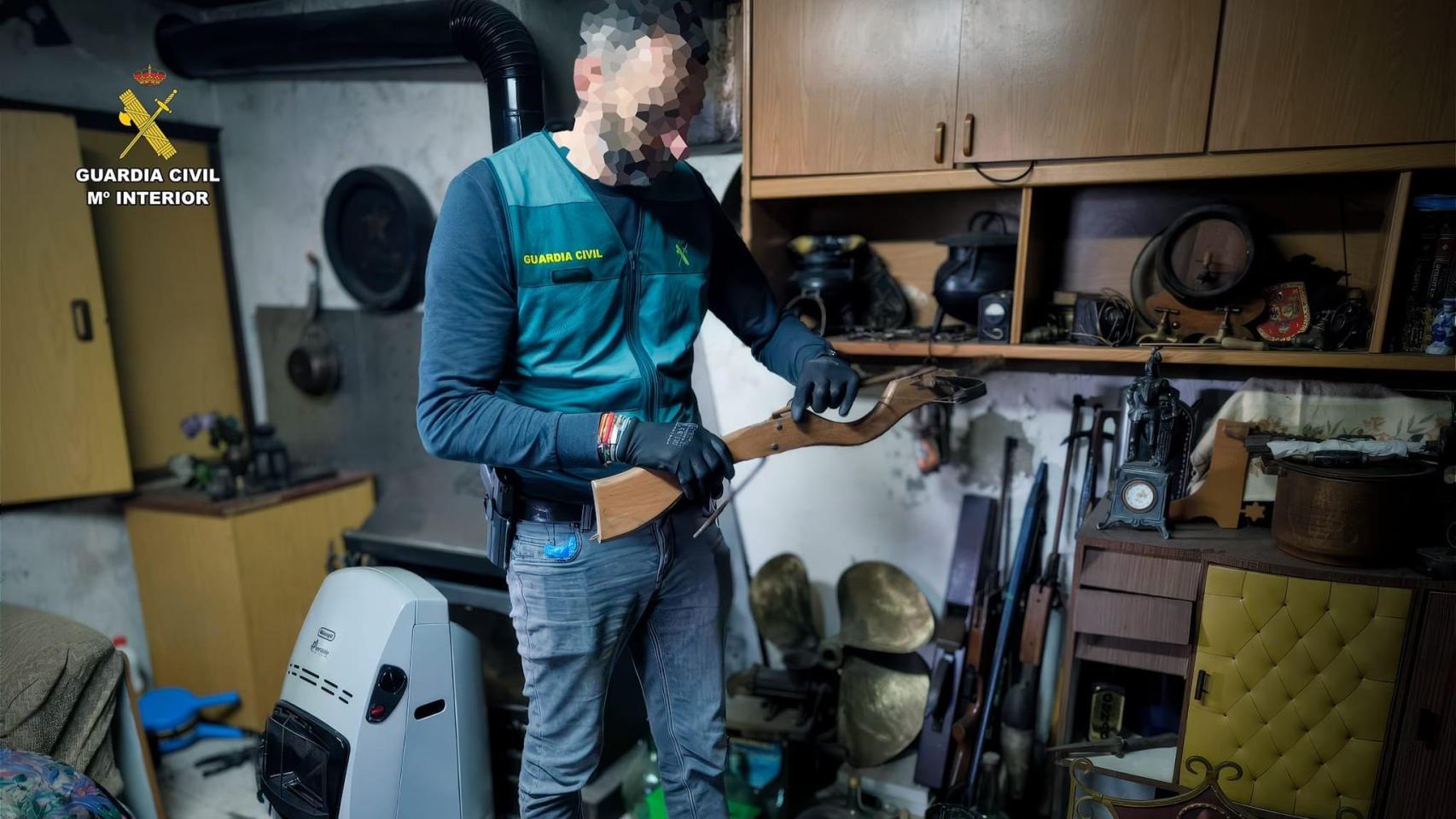 Detenidos dos hombres en el área de A Coruña por robos en varios municipios