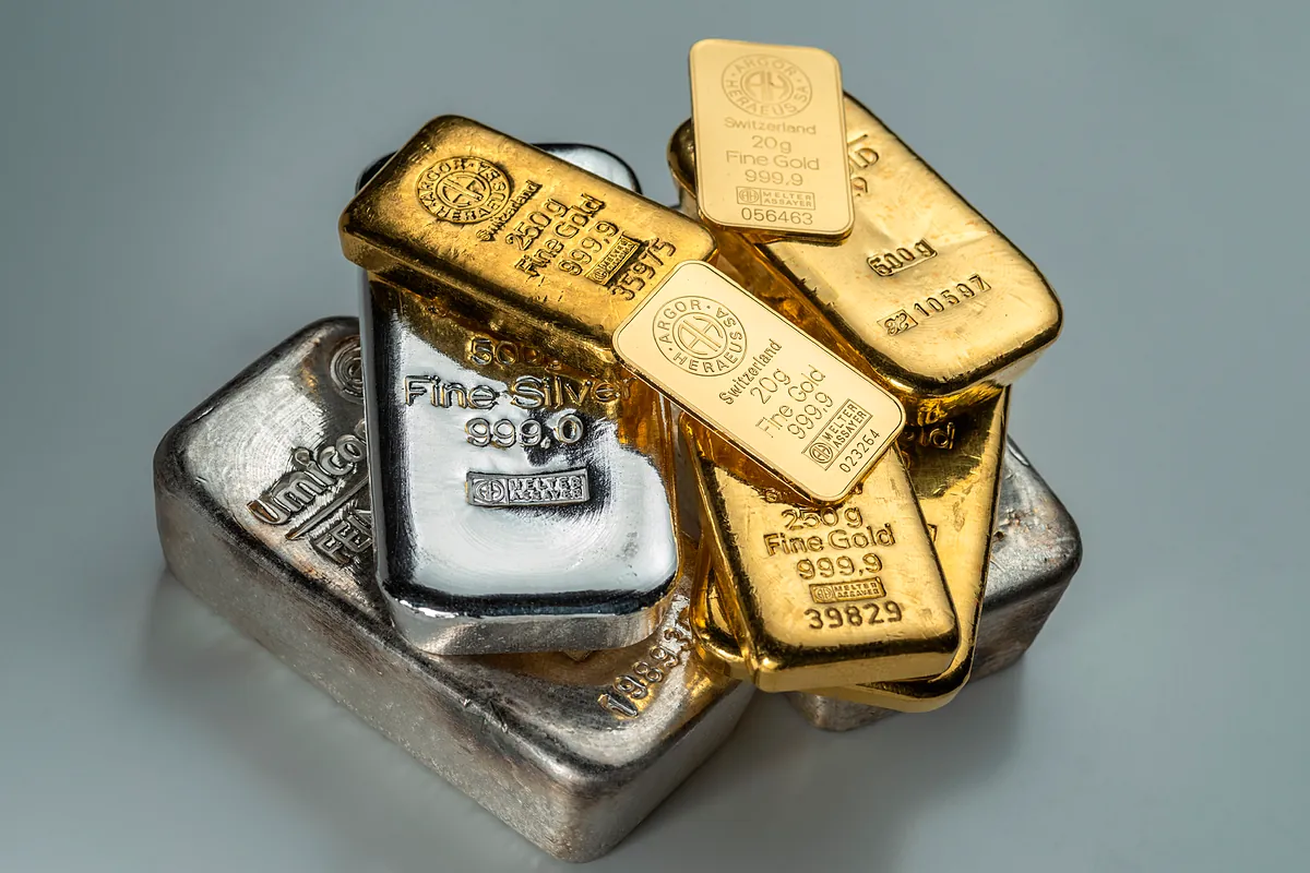 El oro se acerca a sus récords y la plata sube un 40% en tres semanas